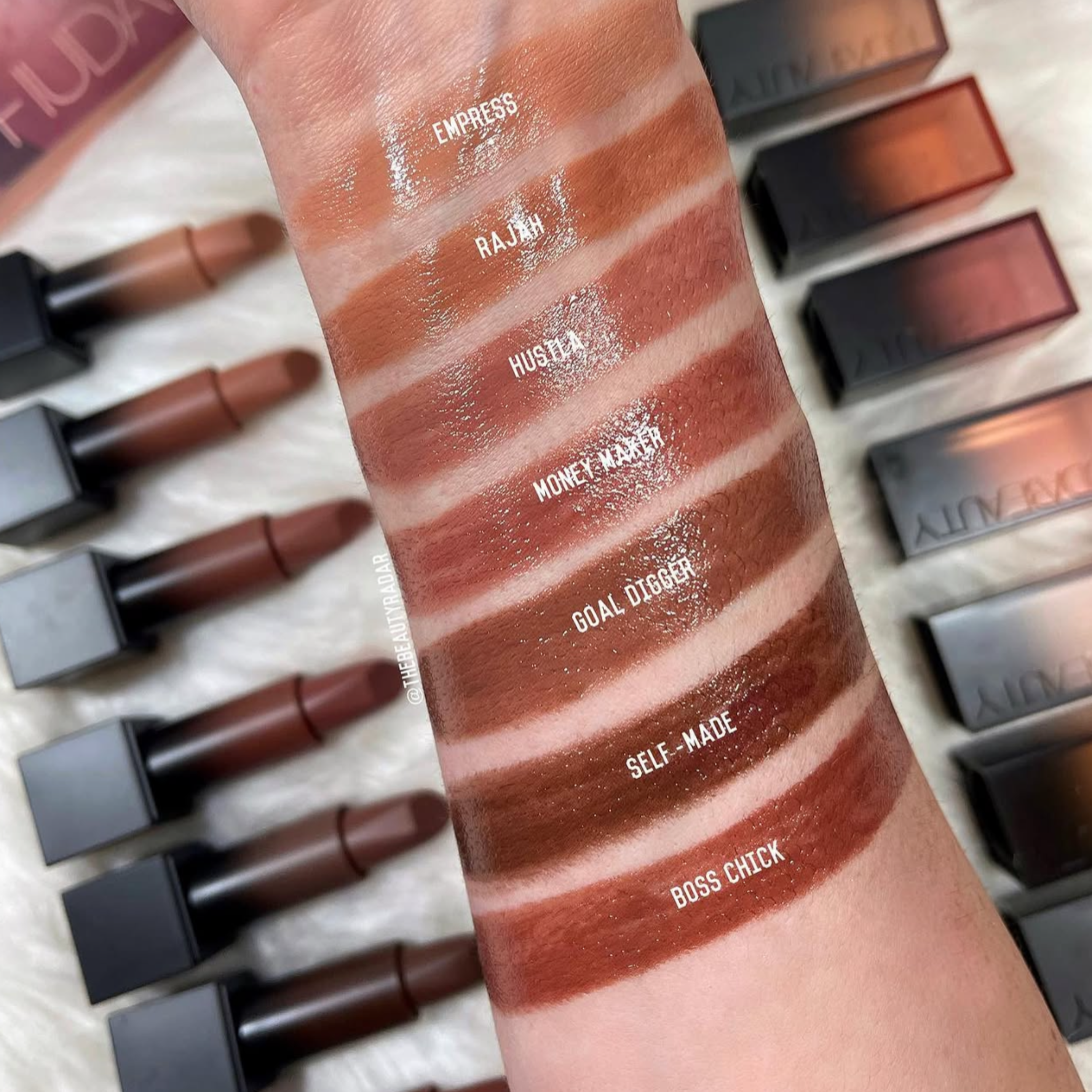 Power Bullet Cream Glow Hydrating Lipstick (Money Maker) — image 6