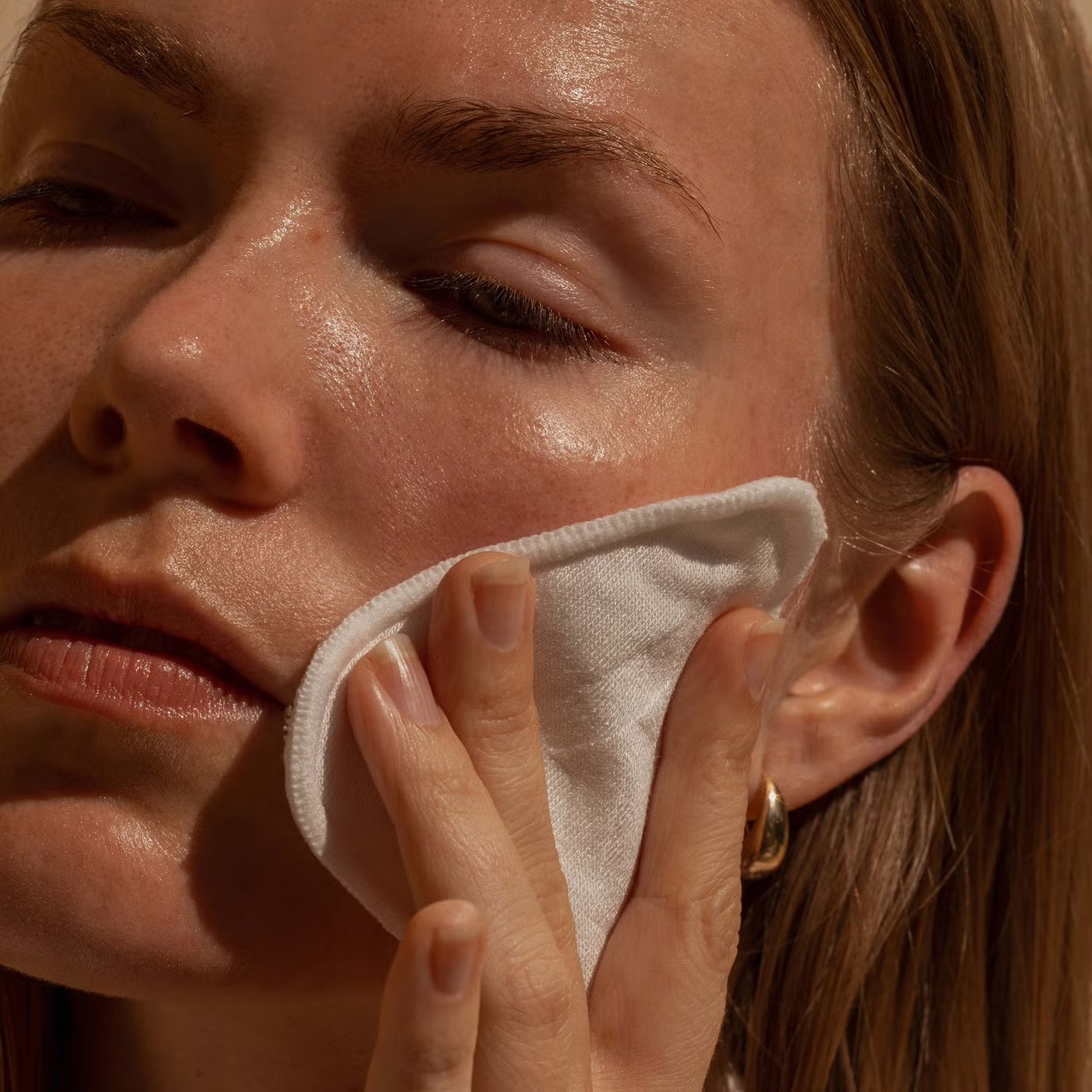 Liquid Gold Exfoliating Treatment with 5% Glycolic Acid (30ml) — image 7